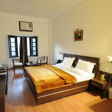 Hotel Hong Kong Inn Amritsar Bagian luar foto