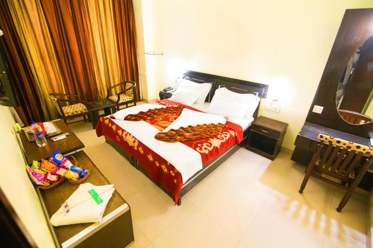 Hotel Hong Kong Inn Amritsar Bagian luar foto