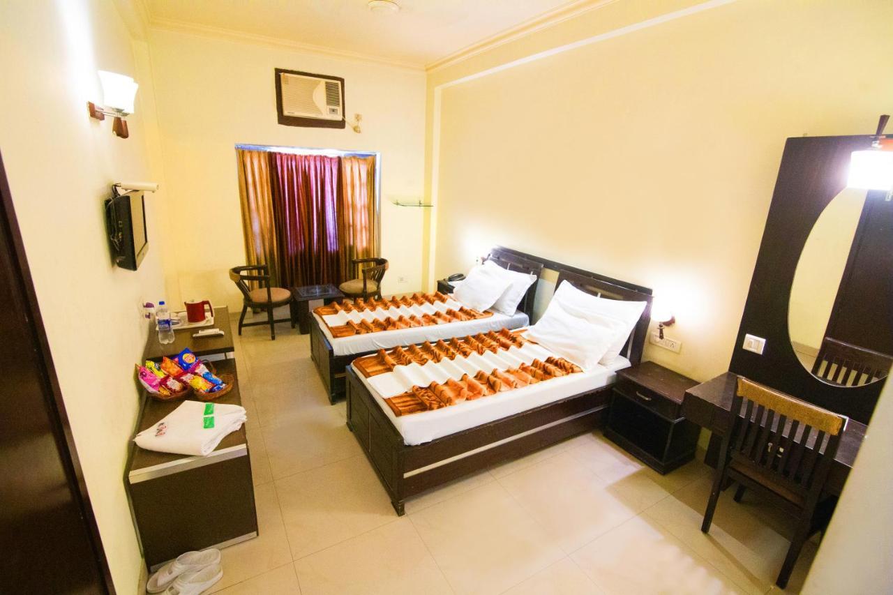 Hotel Hong Kong Inn Amritsar Bagian luar foto
