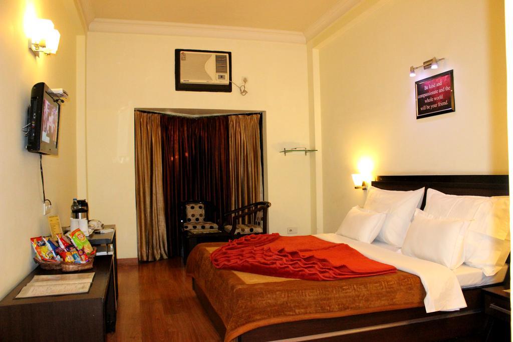Hotel Hong Kong Inn Amritsar Bagian luar foto