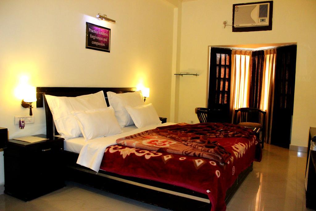 Hotel Hong Kong Inn Amritsar Bagian luar foto