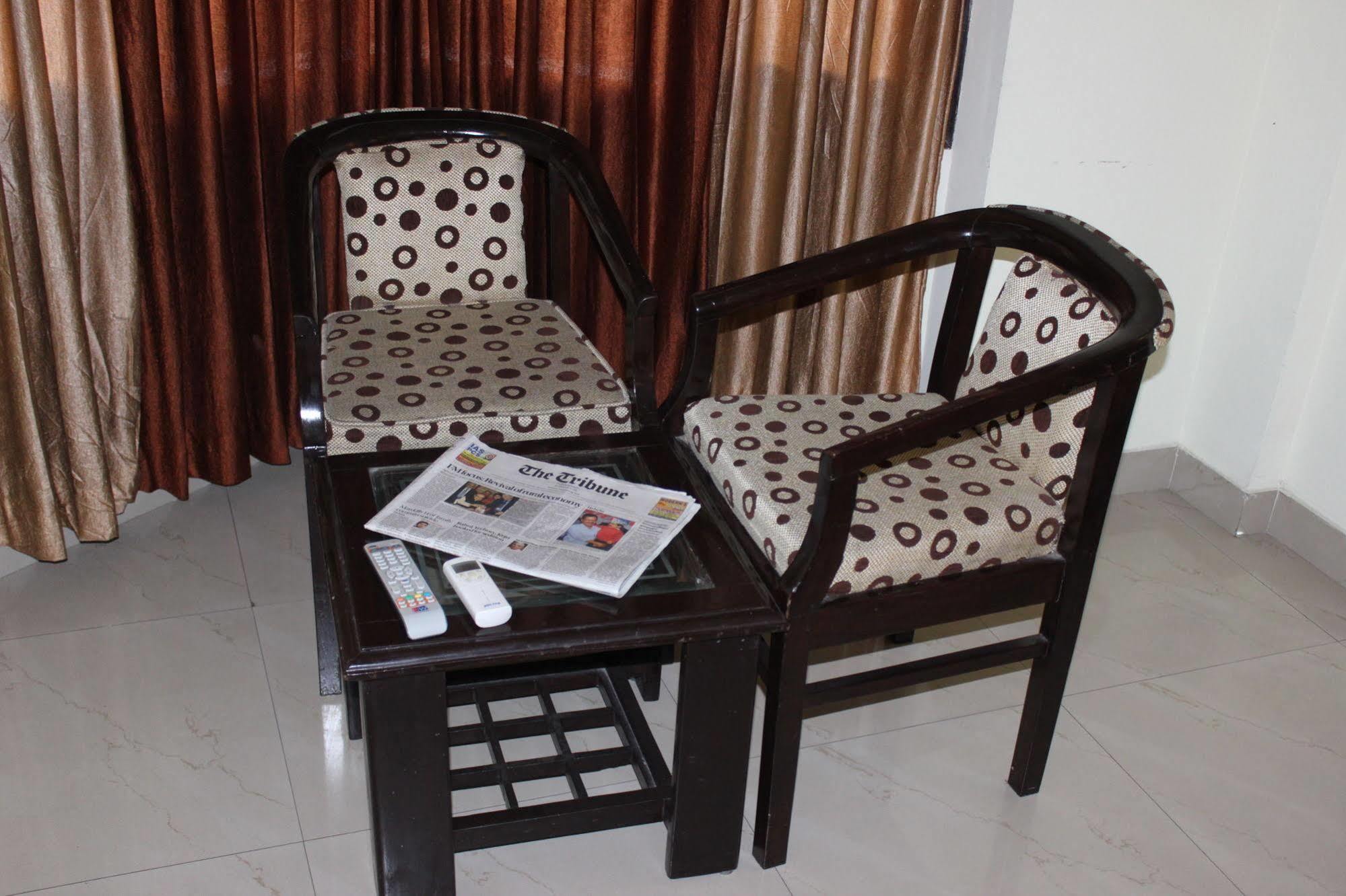 Hotel Hong Kong Inn Amritsar Bagian luar foto